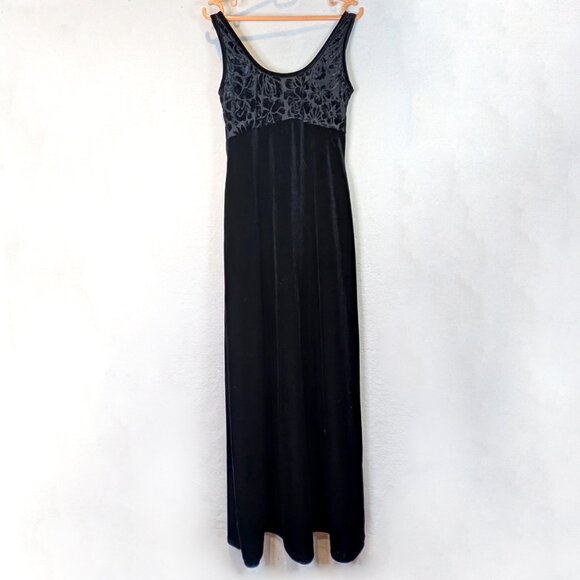 Black burned out long velvet floral design by Smart Set. Size 0 - Picture 2 of 5